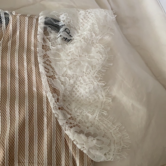 Infinity Raine lace romper size M - Picture 5 of 6